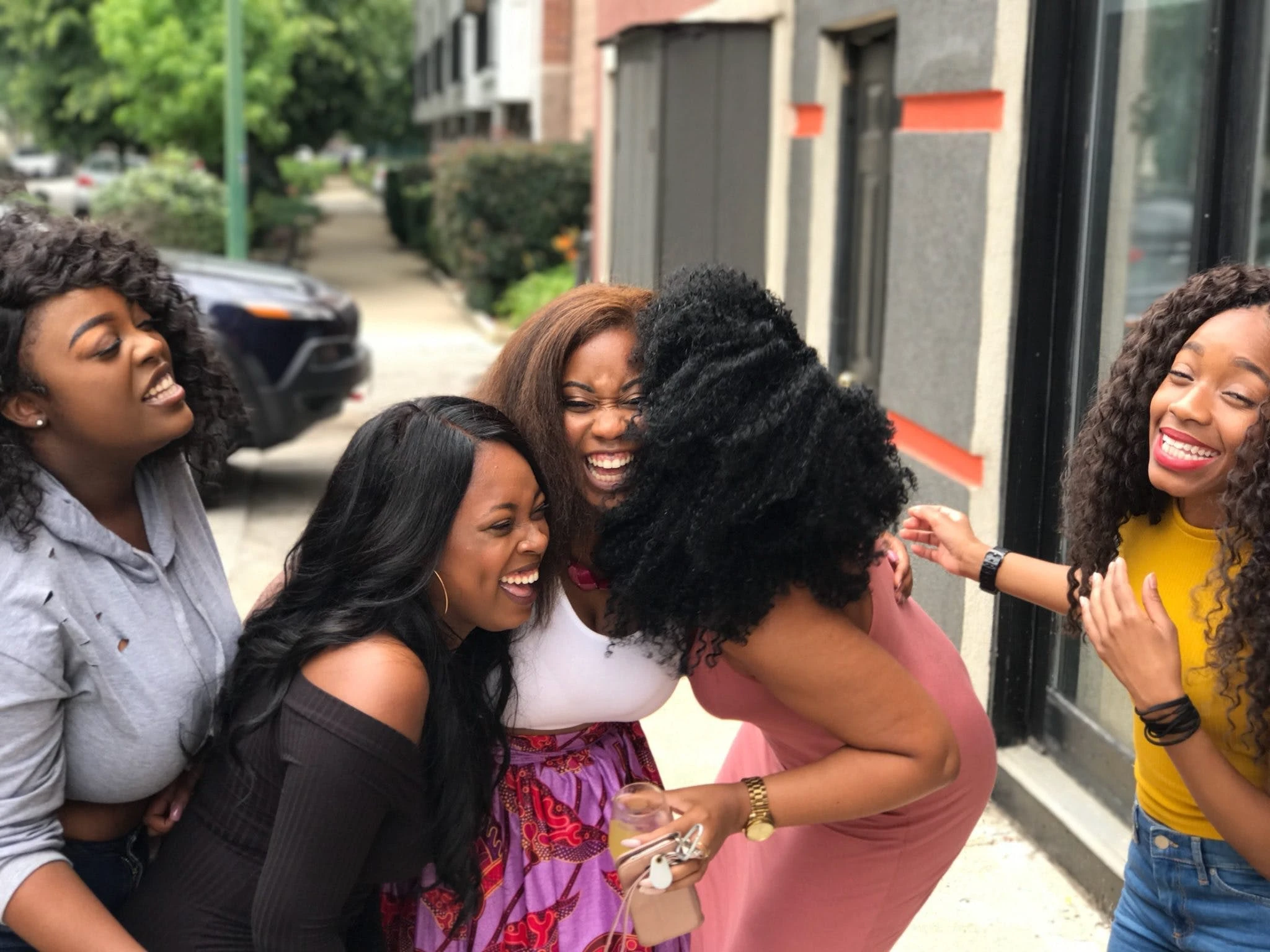 Embracing Friendship: Contrasting Nigerian and Western Social Bonds in Contemporary UK Culture